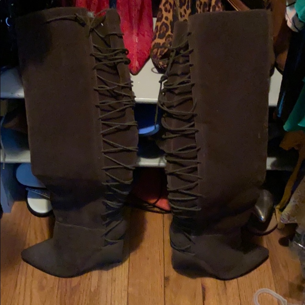 Wedge boots